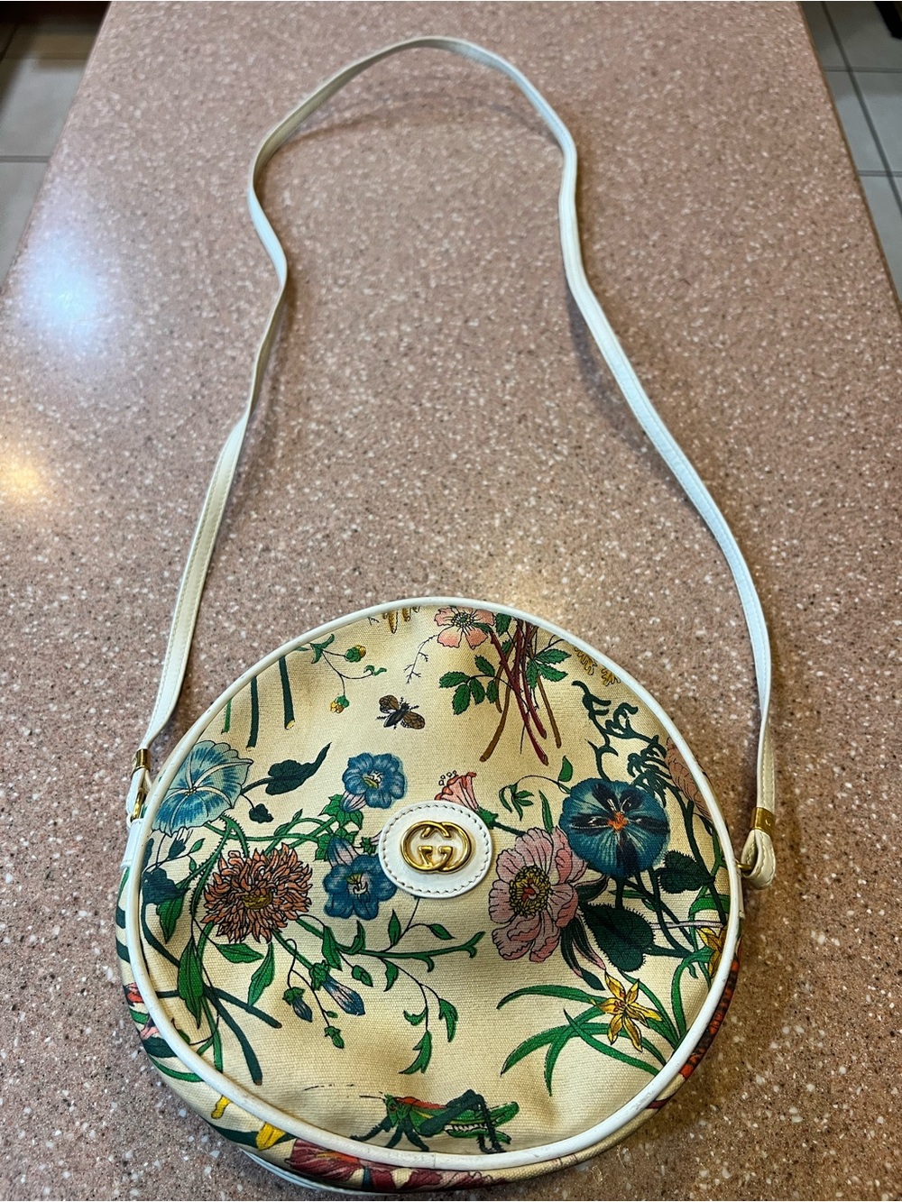VINTAGE  Gucci Flora Canteen Crossbody Bag